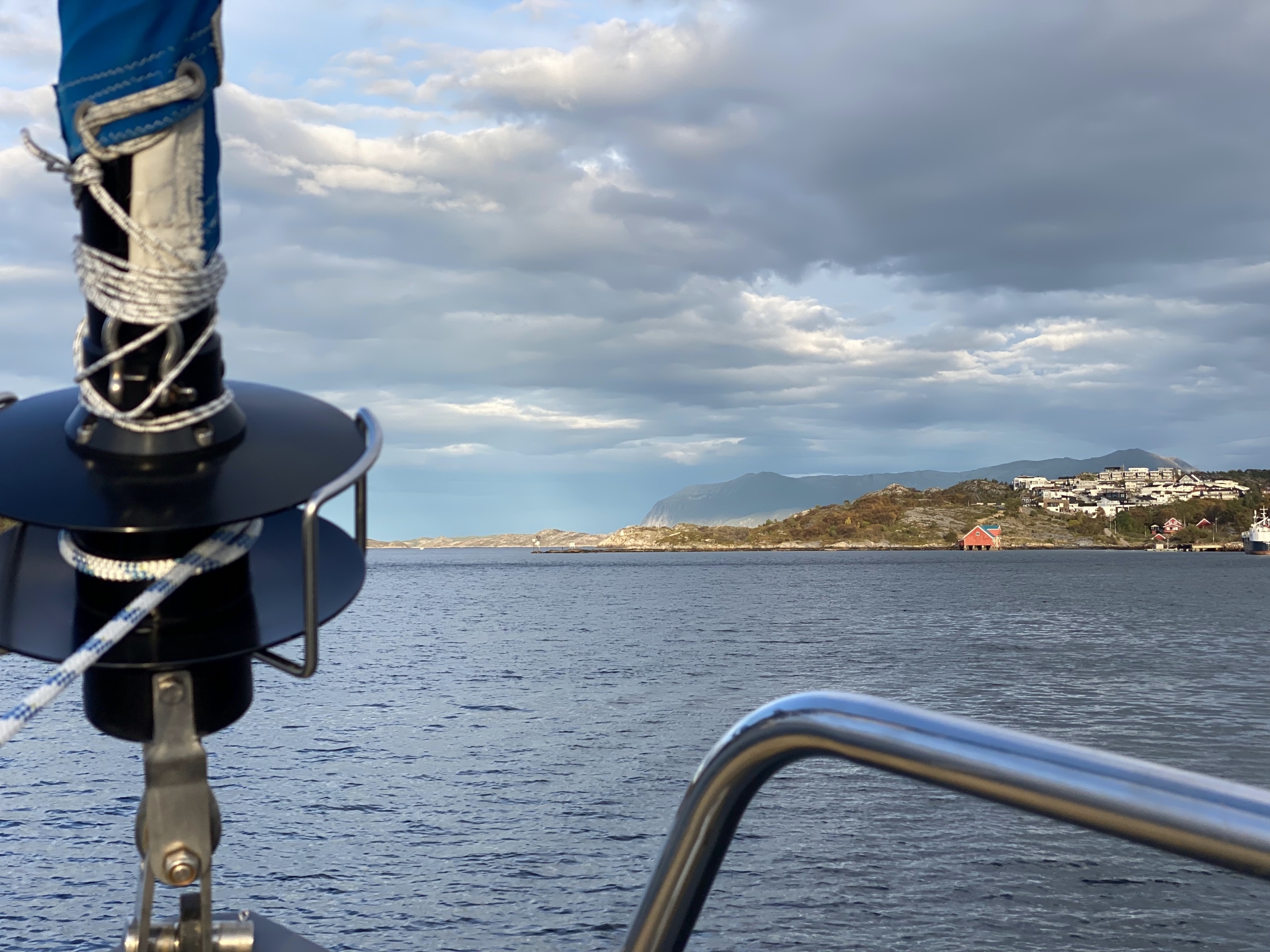 Sailing from Bergen to Aalesund Photo by MRK 2