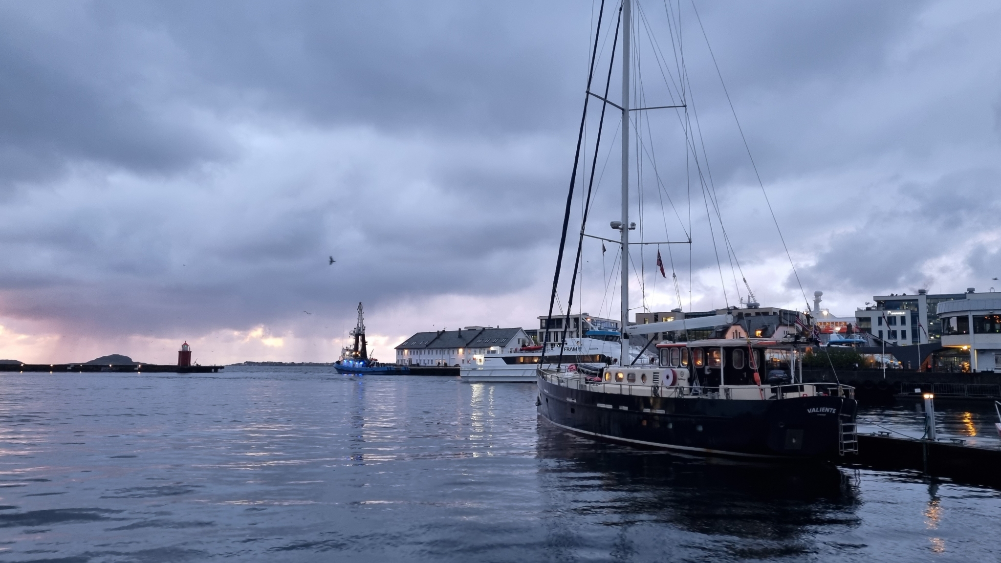Sailing from Bergen to Aalesund Photo by Turi Kvisle 3