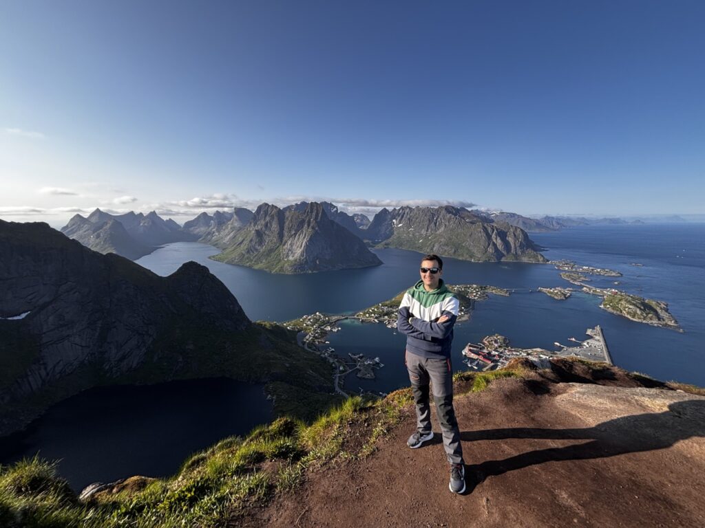 Best of Lofoten Hiking Reinebringen 2025 Dénes Berky (1)